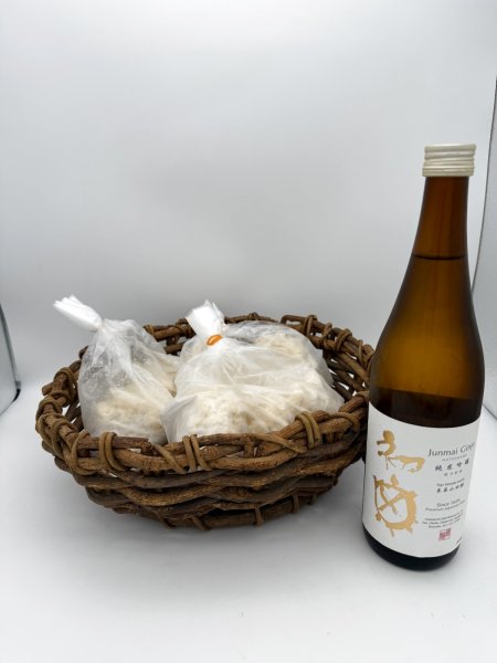 画像1: 初亀　純米吟醸酒粕　　500g　　（季節限定商品） (1)